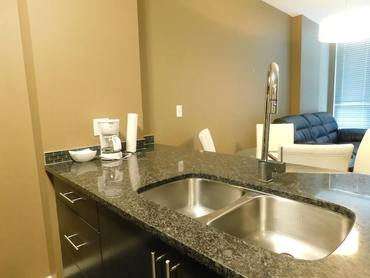 Regal Suites Калгари Апартаменты